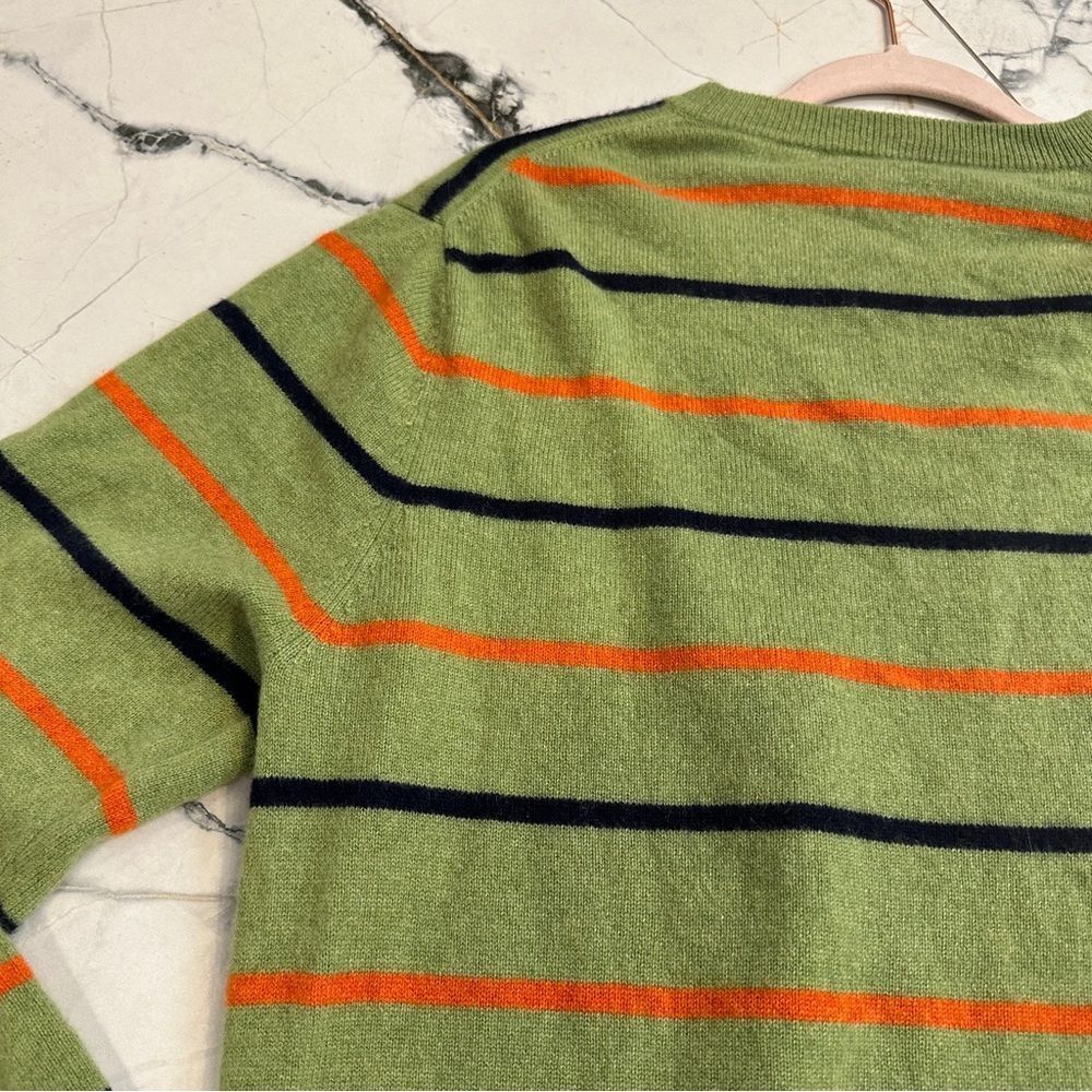 Luxury Harold Powell men’s crewneck sweater crafted from 100% pure cashmere. - Picture 6 of 6